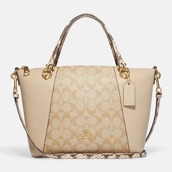 Coach Handbags - 👜 COACH 🌺 Kacey Satchel